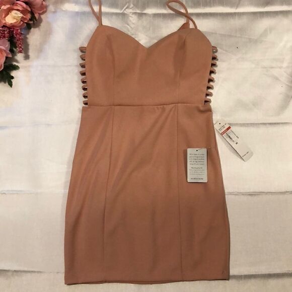 Medium Blush Caged V-Neck Mini Dress - Picture 3 of 4